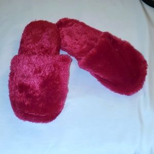 Bodycology Fuzzy Slippers